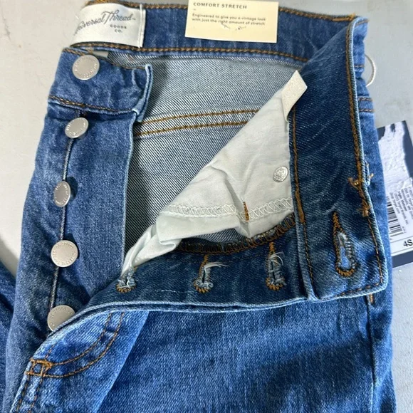 Universal thread women’s comfort stretch 90’s straight leg short - Picture 7 of 9